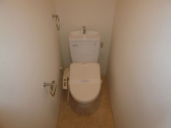 トイレ(シンプルで使いやすいトイレです)