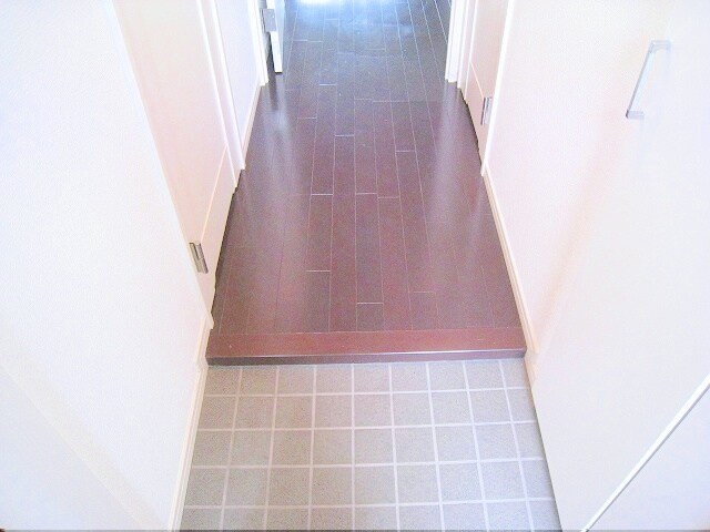 物件内観写真3　(玄関☆※写真と異なる場合は現状優先)