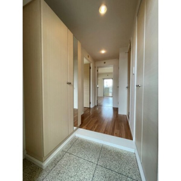 玄関(※写真と異なる場合現状優先)