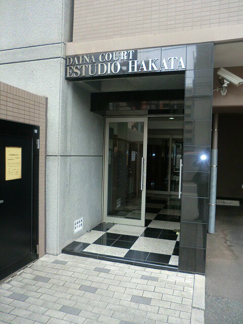 物件外観写真3　(オシャレな印象のロビーです★)