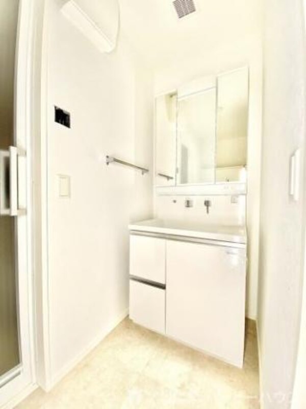 独立洗面台(使いやすい独立洗面台です)