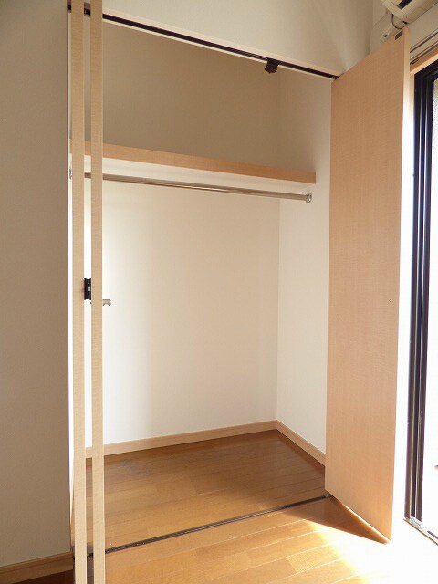 物件内観写真13　(大容量のクローゼットで女性にもおススメ★)