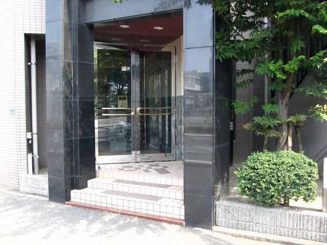 物件外観写真2　(素敵なエントランス)