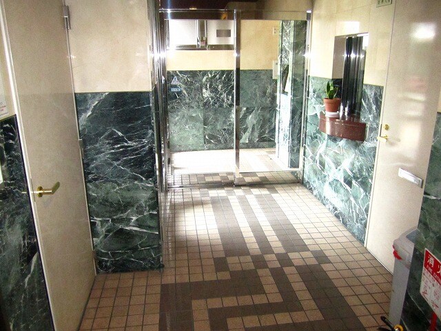 物件外観写真3　(綺麗なロビー)