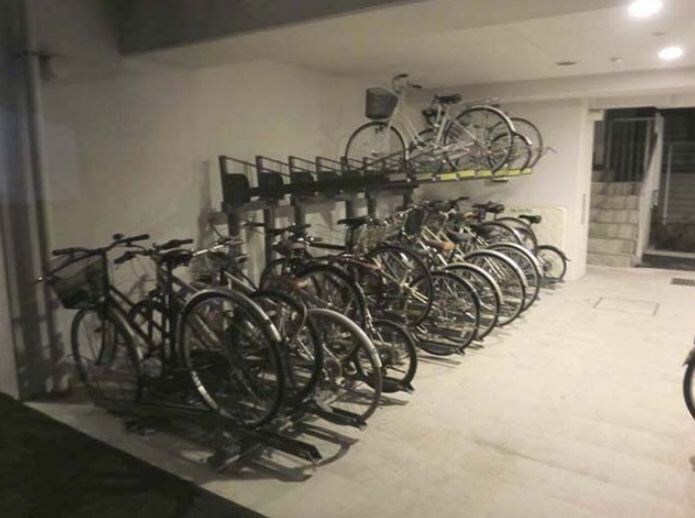 物件外観写真4　(駐輪場)