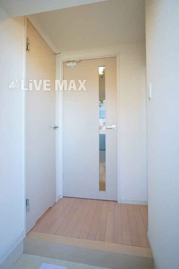 玄関(※写真と異なる場合現状優先。)