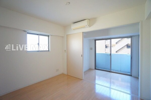 寝室(※写真と異なる場合現状優先。)