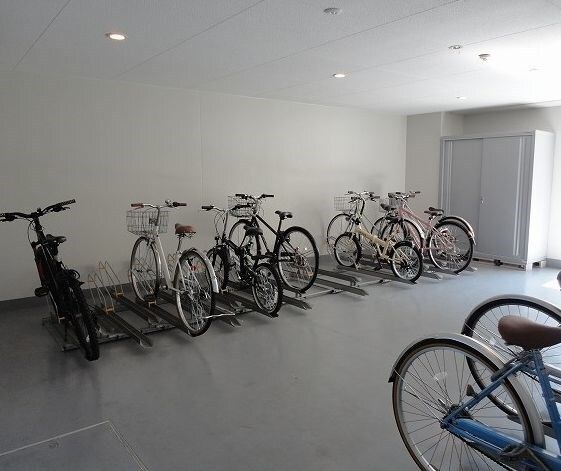 物件外観写真4　(駐輪場)