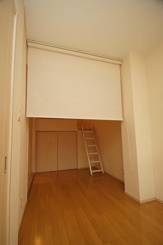 物件内観写真15　(下部クローゼット)