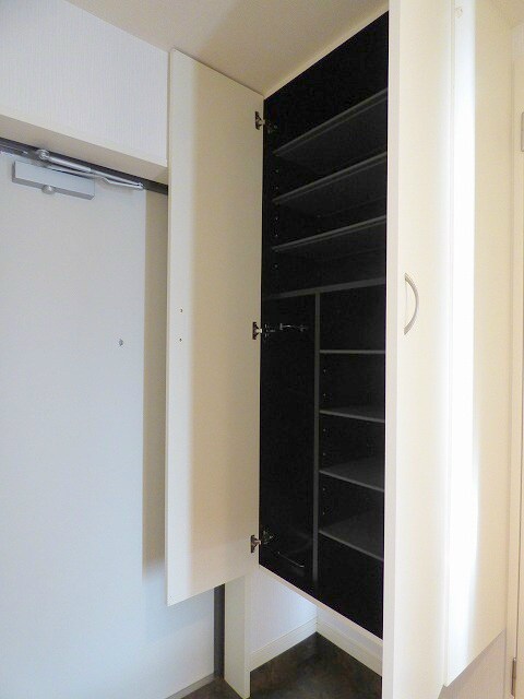 物件内観写真16　(大容量の収納スペース☆)