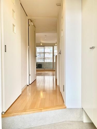 物件内観写真3　(下駄箱)