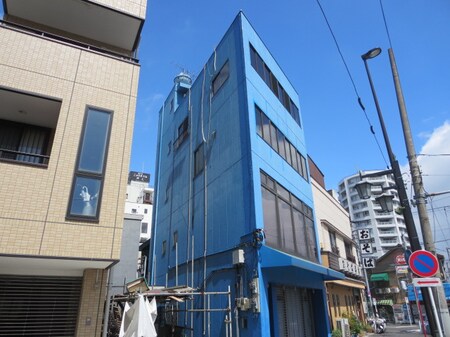 ヨシトモビル外観写真