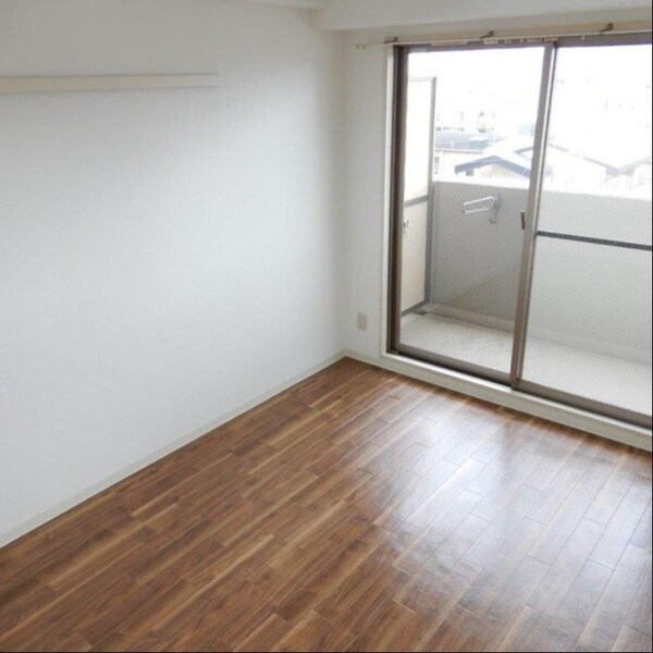 居室・リビング(淀屋橋京橋は京阪で一本！)
