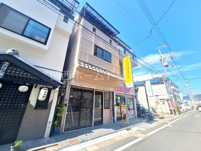 下馬伏町店舗付戸建ての物件外観写真