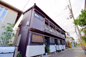 ロイヤル石原A棟外観写真