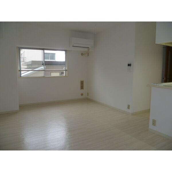 物件内観写真3　(内装は別部屋の参考写真です。)