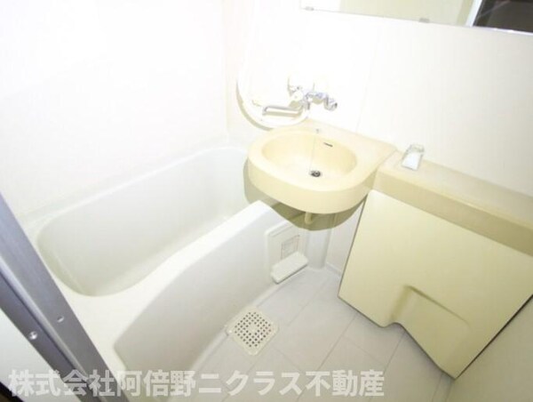 浴室(内装は別部屋の参考写真です。)