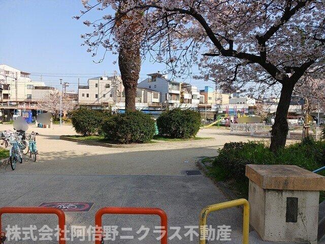 物件外観写真3　(大道南公園まで80m)