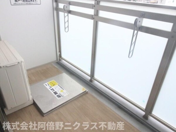 バルコニー(階層によってカラーパターンが異なる場合があります)