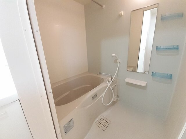 物件内観写真11　(日々の暮らしに欠かせないお風呂です)