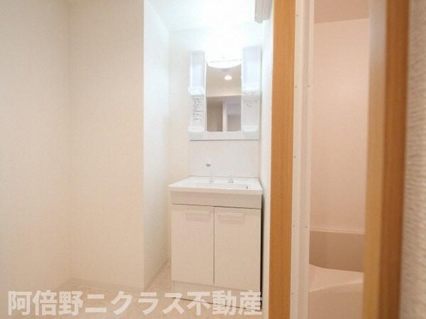 洗面・脱衣所(内装は別部屋の参考写真です。)