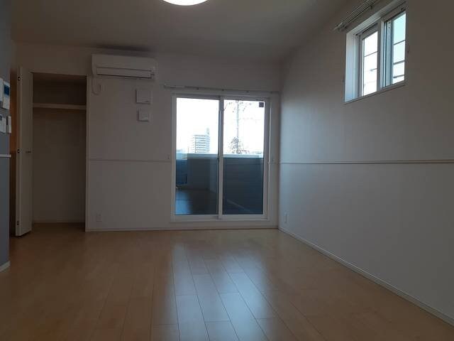 物件内観写真10　(おしゃれなリビングです)