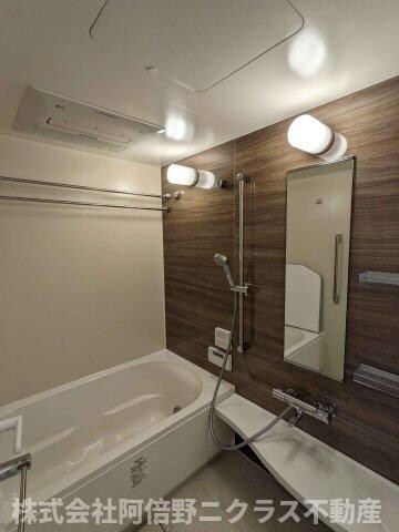 物件内観写真5　(落ち着いた空間のお風呂です)