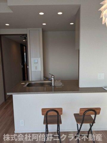 物件内観写真8　(ゆったりとした居間です)