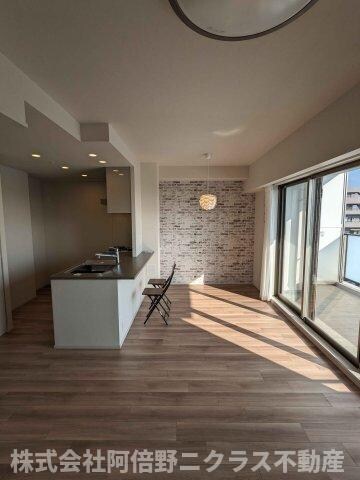 物件内観写真10　(ゆったりとしたリビングです)