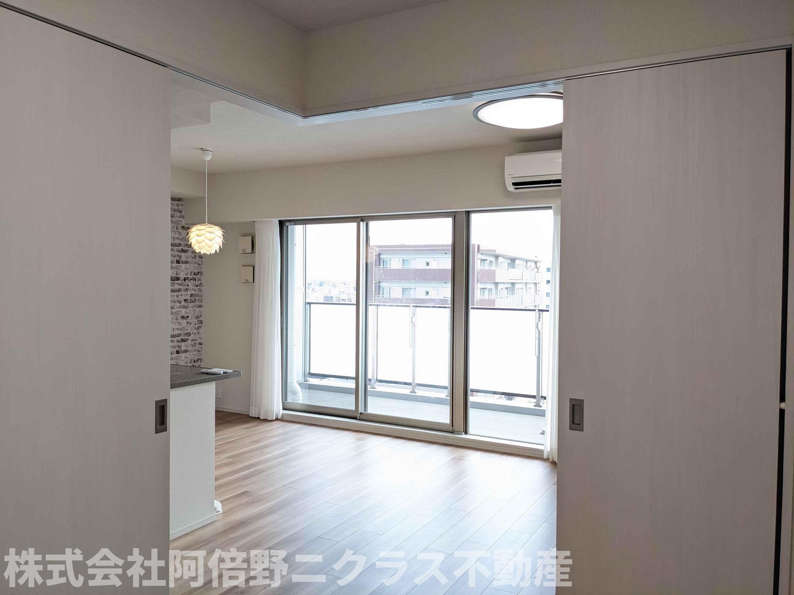 物件内観写真13　(明るい洋室です)