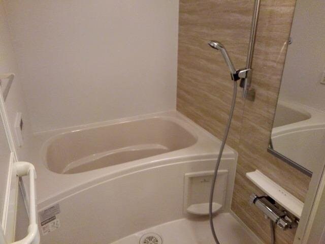 物件内観写真12　(ゆったり過ごせるお風呂です)