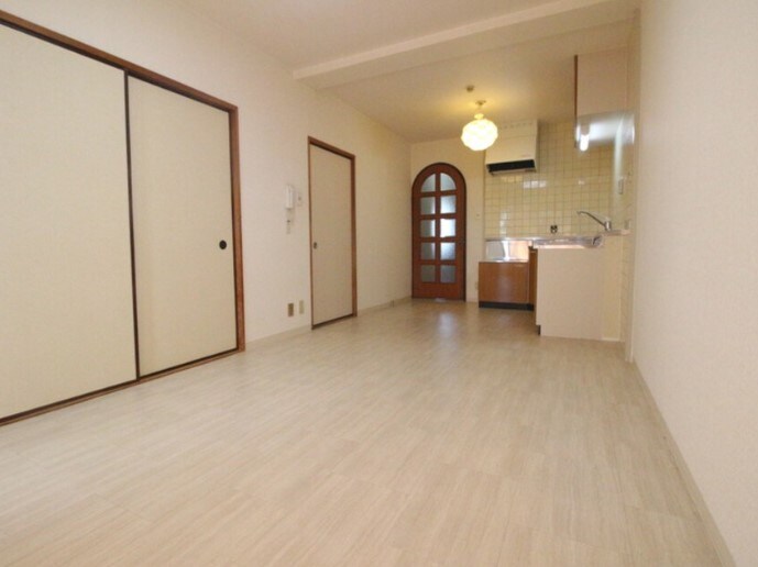 物件内観写真4　(内装は別部屋の参考写真です。)