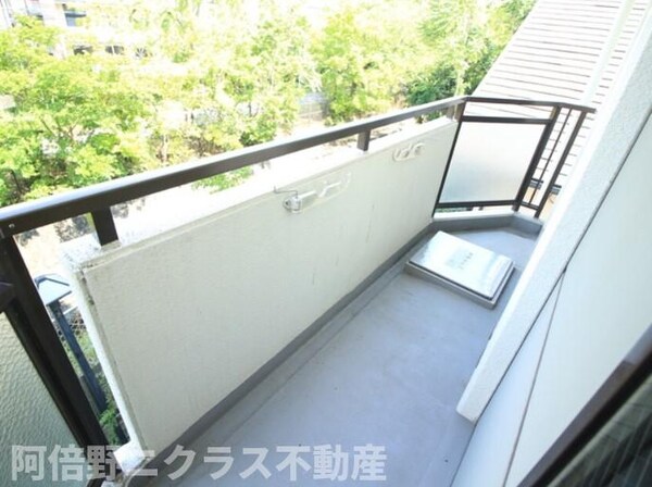 バルコニー(内装は別部屋の参考写真です。)