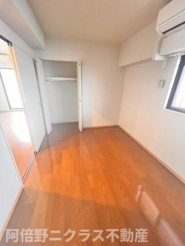 居室(内装は別部屋の参考写真です。)
