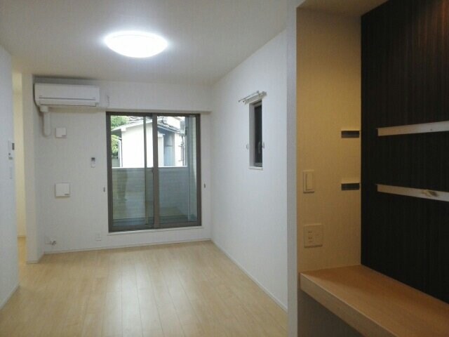 物件内観写真8　(ゆったり過ごせるリビングです)