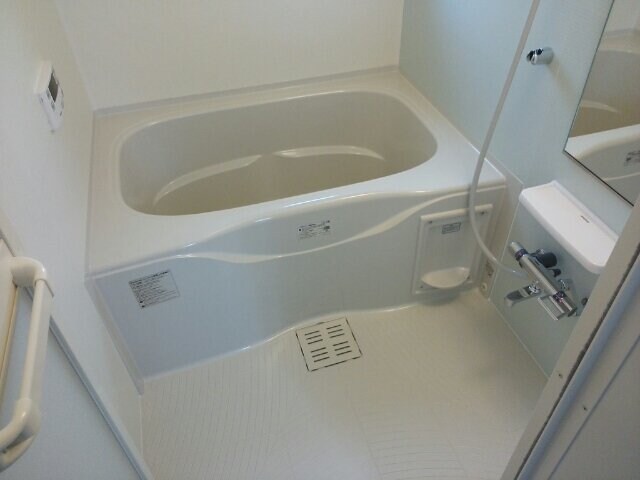 物件内観写真10　(お風呂で日々の疲れを落としましょう)