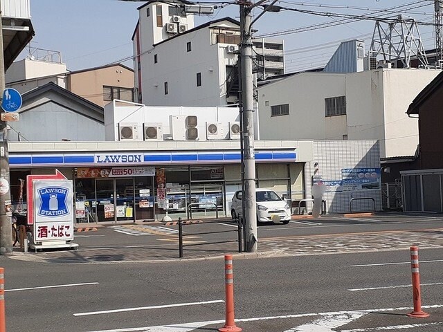 物件外観写真5　(ローソン北田辺4丁目店まで267m)