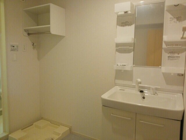 物件内観写真11　(使いやすい洗面所です)