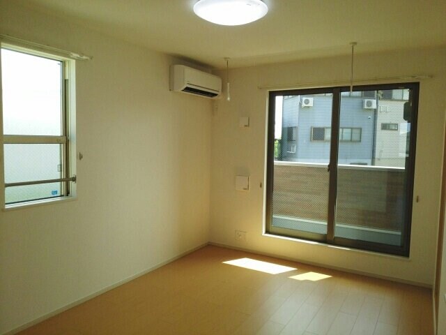 物件内観写真10　(おしゃれなリビングです)