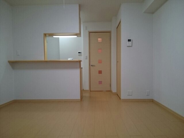 物件内観写真9　(ゆったり過ごせるリビングです)