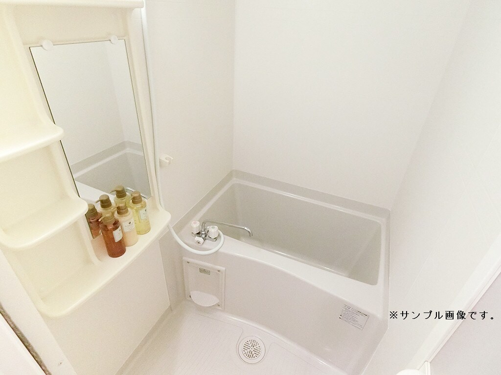 物件内観写真5　(内装もきれいです)