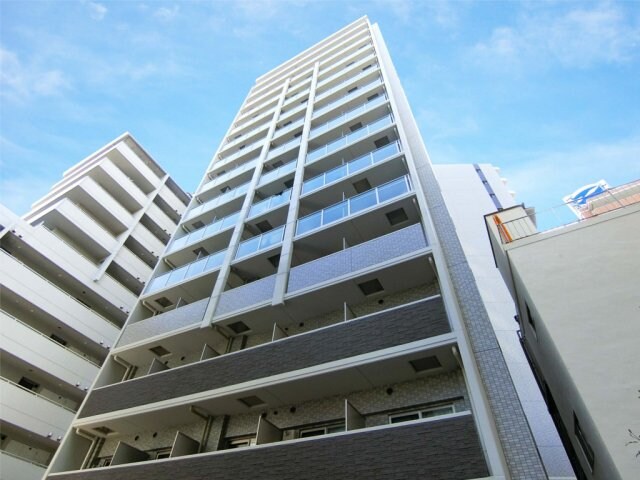 物件外観写真1　(落ち着いた雰囲気の外観です)