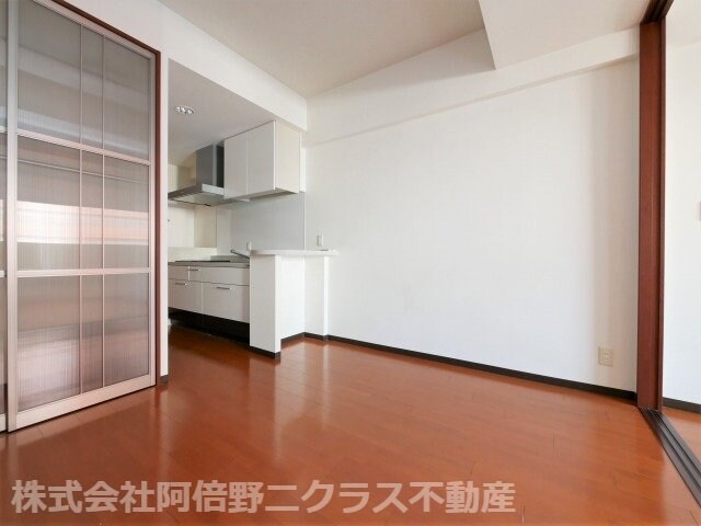 物件内観写真4　(内装カラーが異なる場合がございます。)