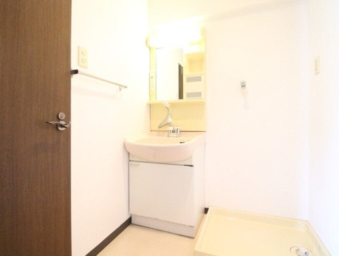 物件内観写真8　(内装は別部屋の参考写真です。)