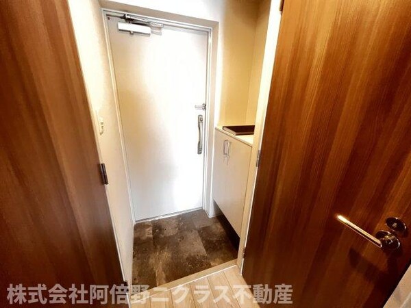 玄関(内装は参考写真です。)