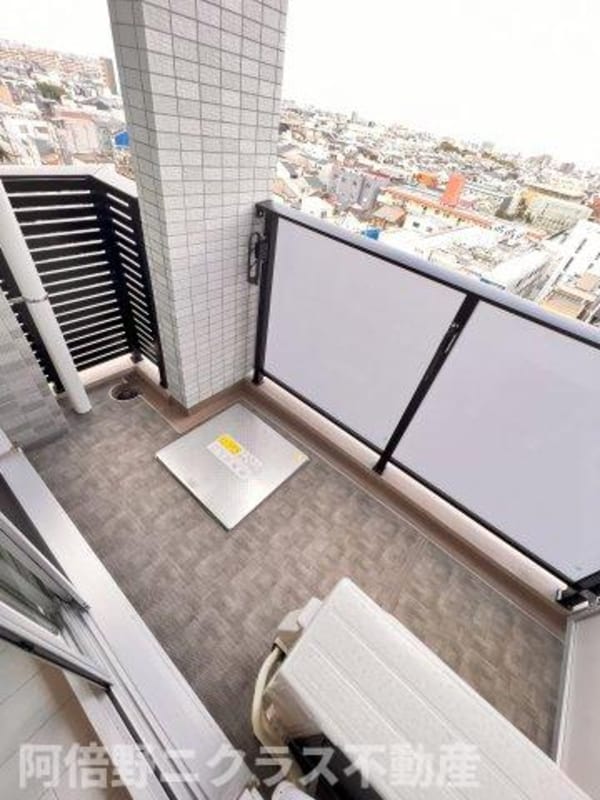 バルコニー(内装は別部屋の参考写真でカラーが異なる場合がございます。)