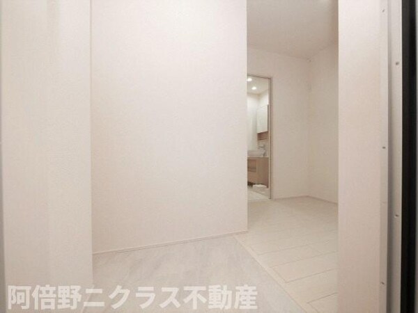 居室(内装は別部屋の参考写真です。)