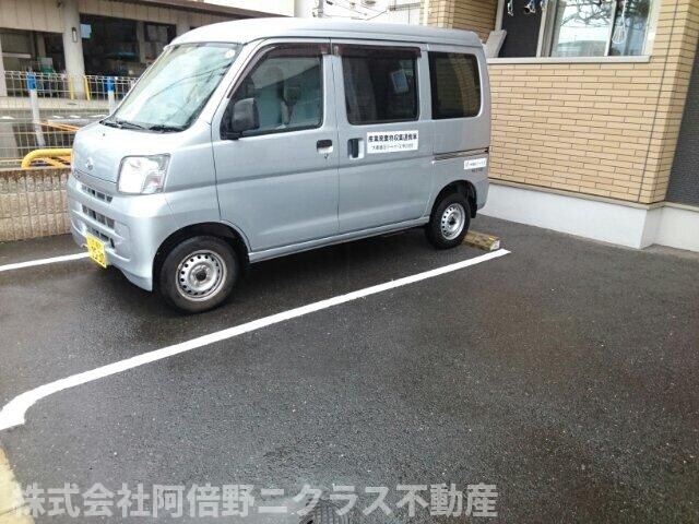 物件外観写真2　(駐車場があります)