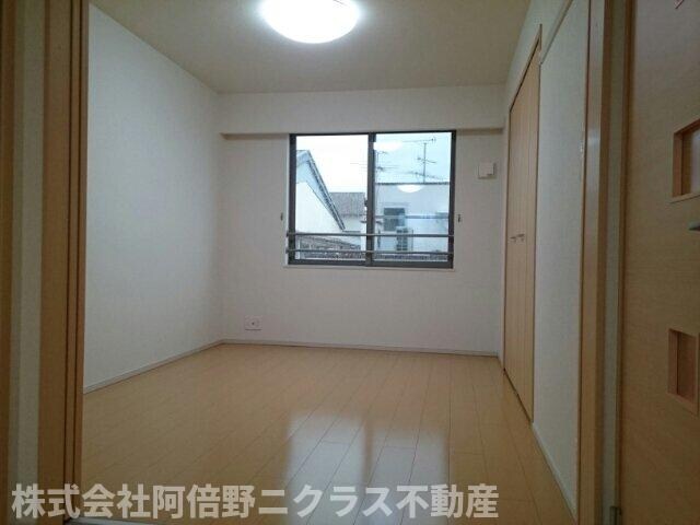 物件内観写真8　(内装は落ち着いています)