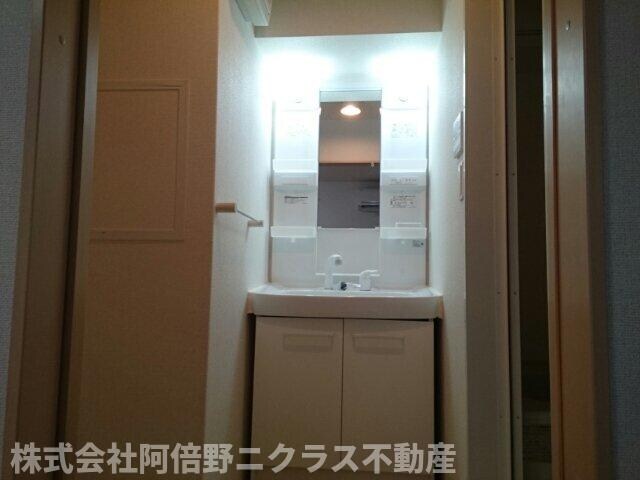 物件内観写真10　(忙しい朝には欠かせない洗面所です)